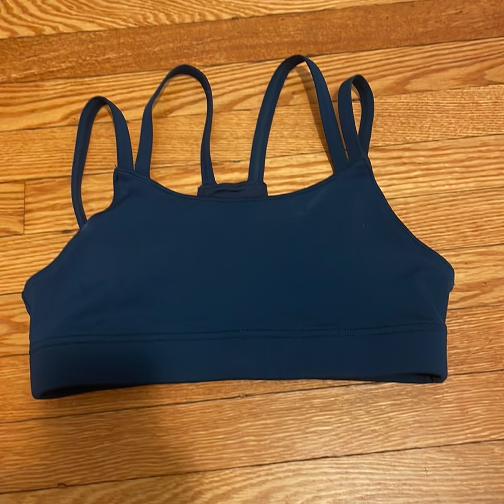 Oiselle Polyester/Spandex Strappy Sports/Yoga Bra size 6